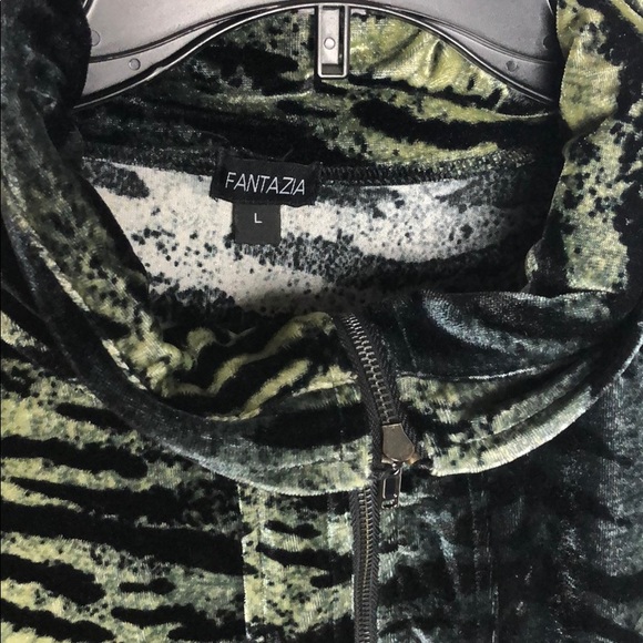 Fantazia Zebra Print Pullover Sweater - Picture 4 of 10